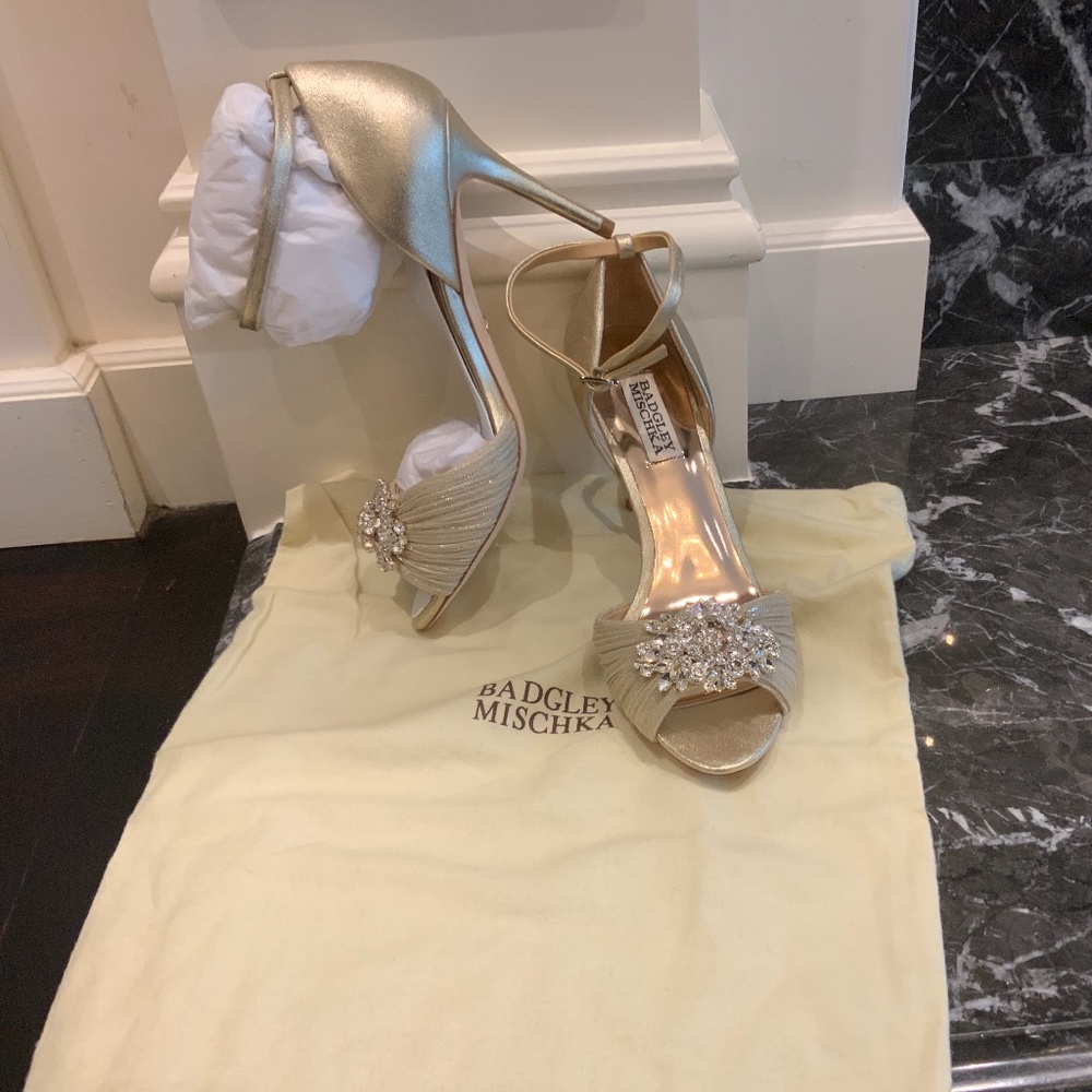Badgley Mishchka, 7.5 size,  off white